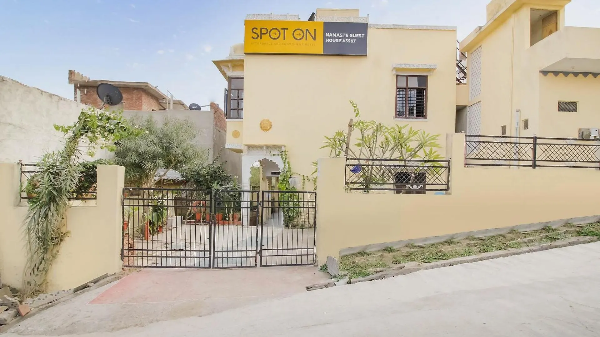 Spot On Namaste Guest House Удайпур