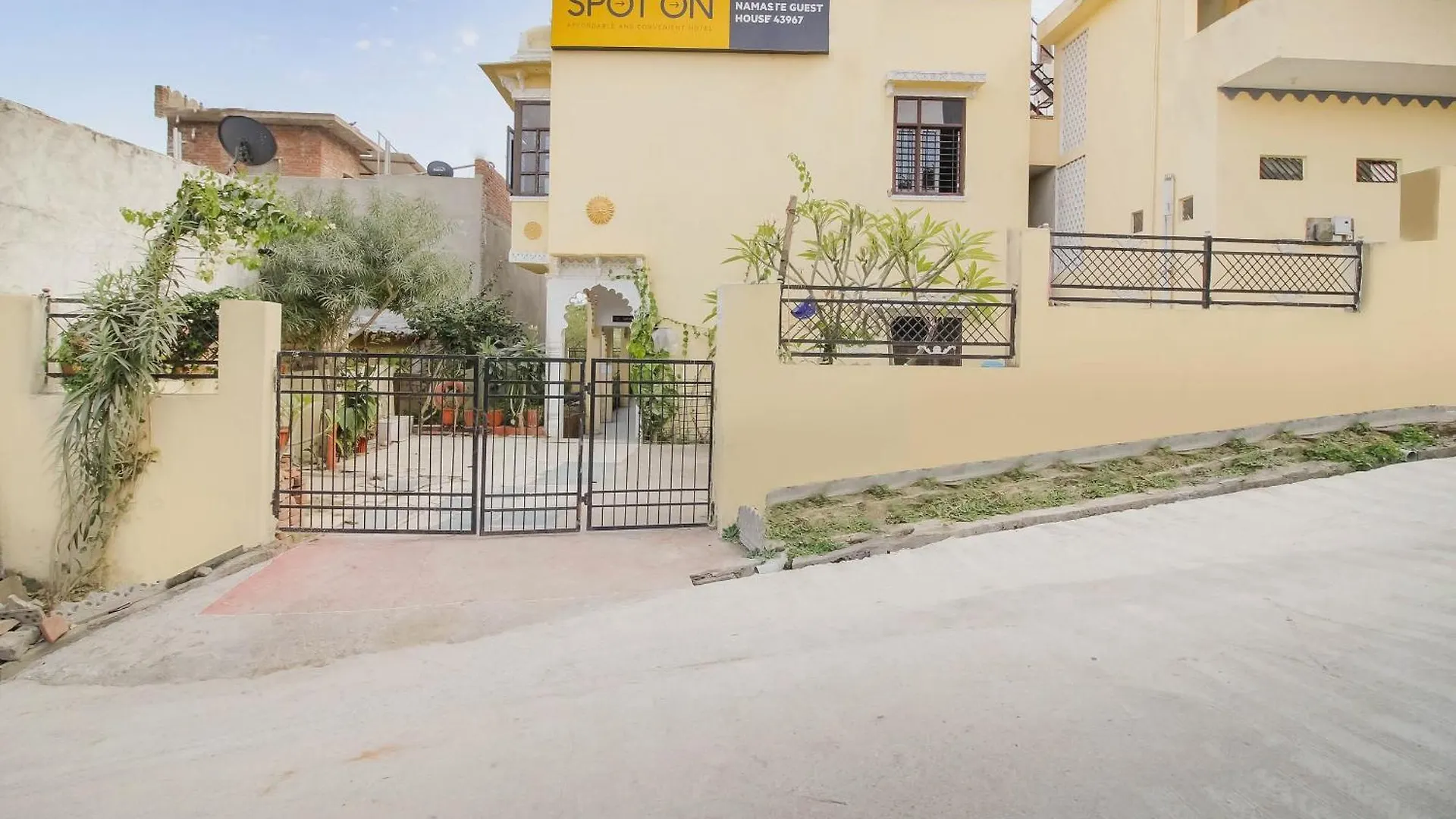 Spot On Namaste Guest House Udaipur 2*,